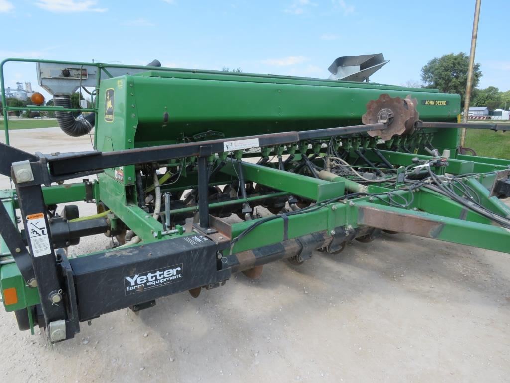 Image of John Deere 750 Primary image