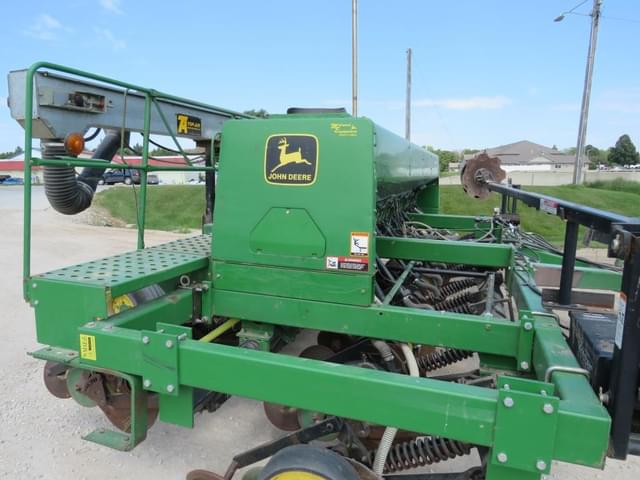 Image of John Deere 750 equipment image 2