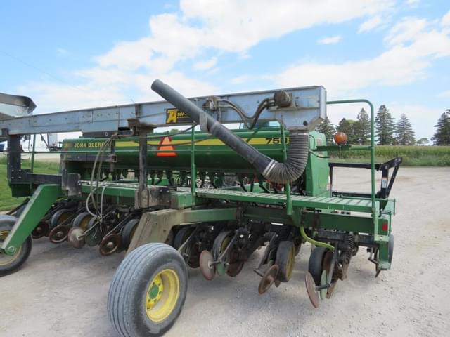 Image of John Deere 750 equipment image 4