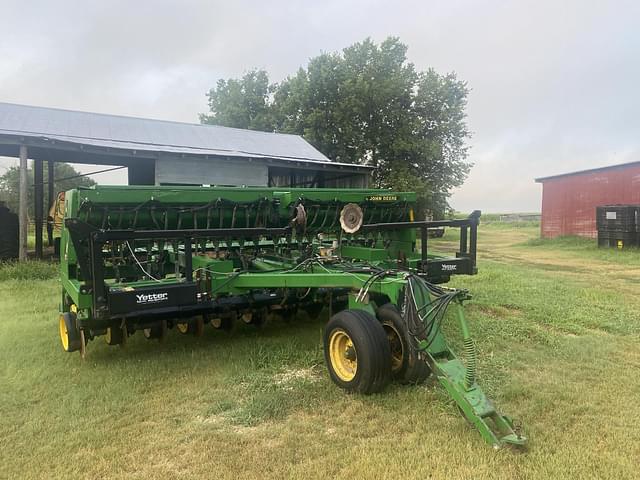 Image of John Deere 750 equipment image 1