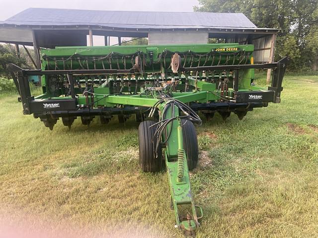 Image of John Deere 750 equipment image 2