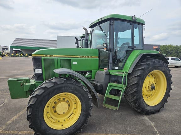 1993 John Deere 7600 Equipment Image0