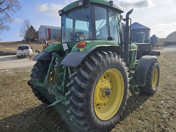 Image of John Deere 7600 equipment image 4