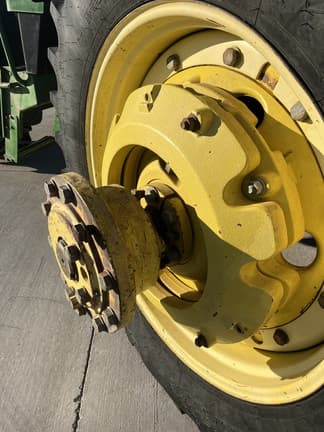 Image of John Deere 7600 equipment image 4