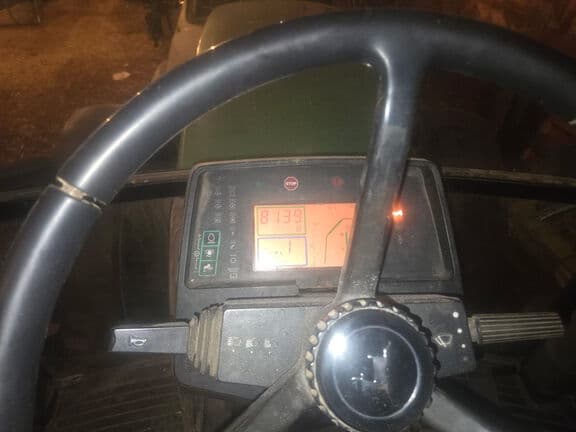 Image of John Deere 7600 equipment image 4