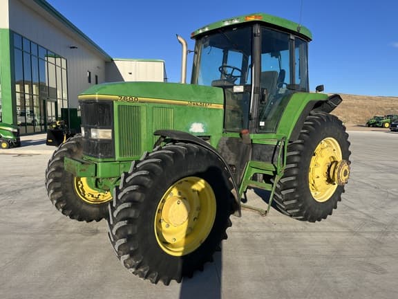 Image of John Deere 7600 equipment image 1