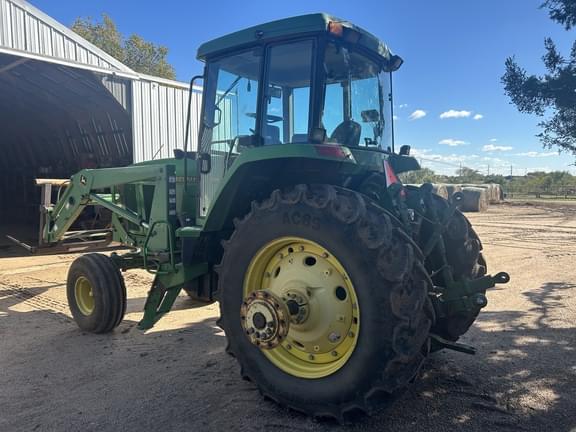Image of John Deere 7600 equipment image 1