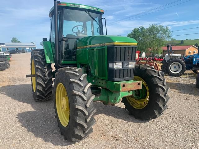 Image of John Deere 7600 equipment image 1