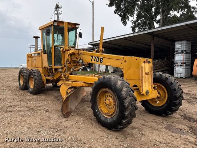 Image of John Deere 770B equipment image 2