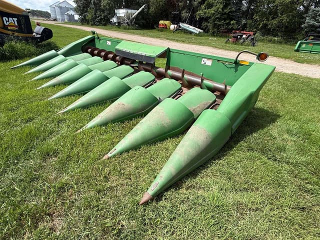 Image of John Deere 843 equipment image 1
