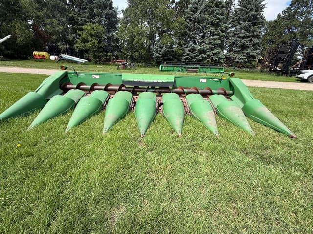 Image of John Deere 843 equipment image 3