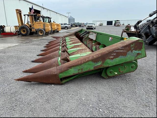 Image of John Deere 844 equipment image 2
