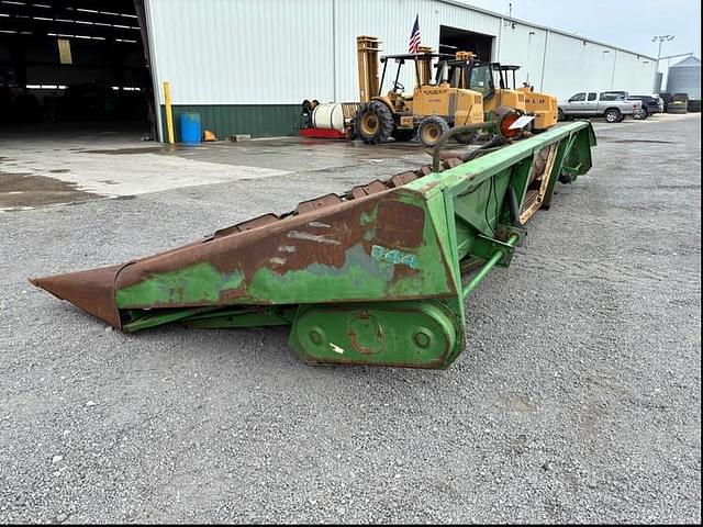 Image of John Deere 844 equipment image 3