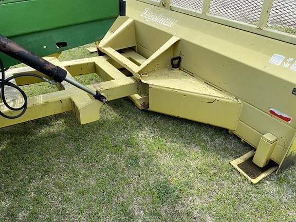 Image of John Deere 8570 equipment image 4
