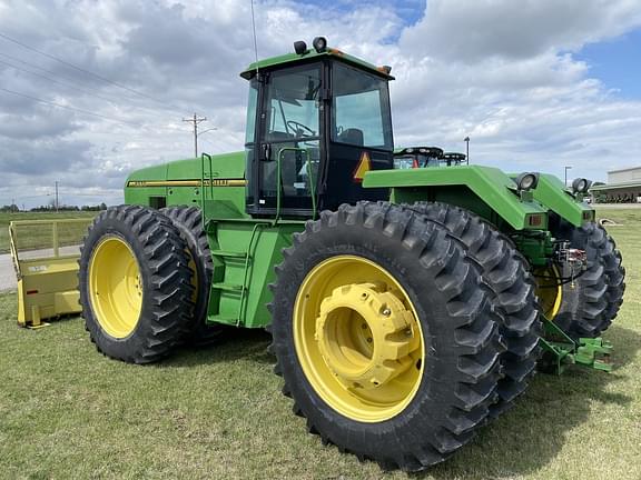 Image of John Deere 8570 equipment image 1