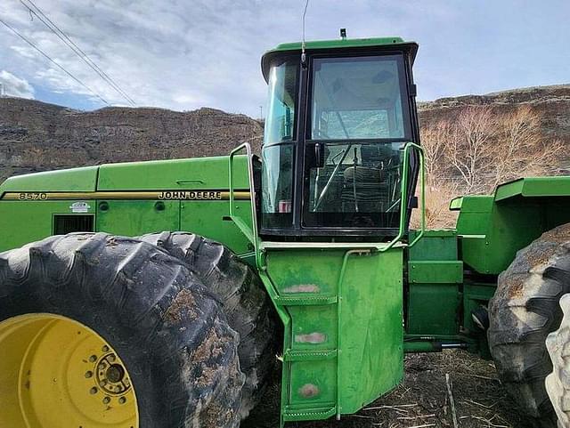 Image of John Deere 8570 equipment image 1