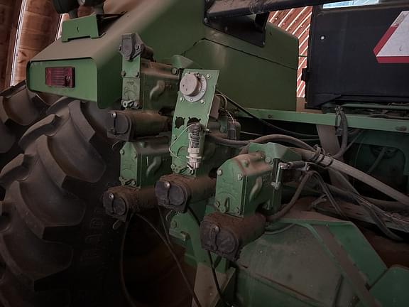 Image of John Deere 8770 equipment image 2