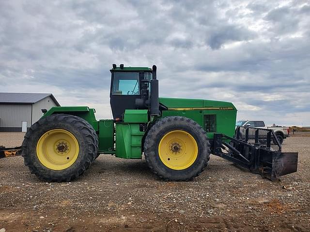 Image of John Deere 8870 equipment image 1