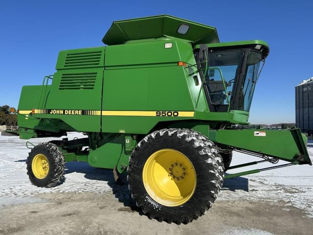 Image of John Deere 9500 equipment image 1