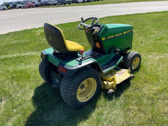 Image of John Deere GT262 equipment image 3
