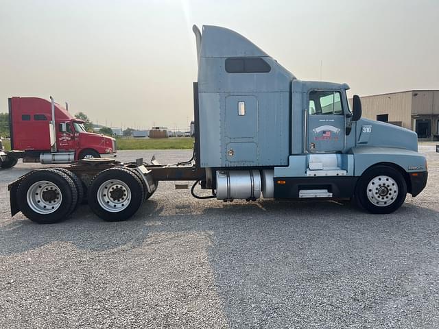Image of Kenworth T600 equipment image 3