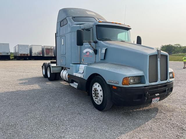 Image of Kenworth T600 equipment image 2