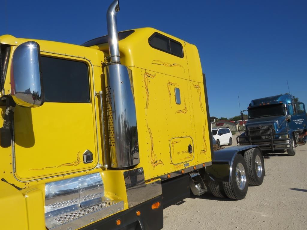 Image of Kenworth T600 Primary image