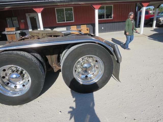 Image of Kenworth T600 equipment image 2