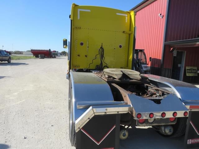 Image of Kenworth T600 equipment image 3