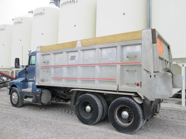 Image of Kenworth T600 equipment image 4