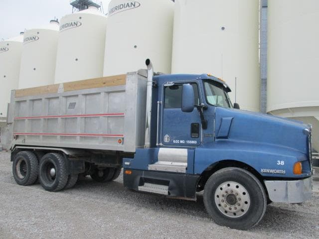 Image of Kenworth T600 equipment image 1