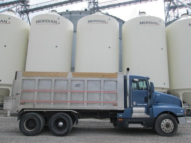 Image of Kenworth T600 equipment image 3