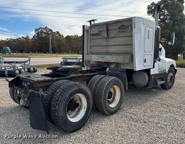 Image of Kenworth T600 equipment image 4
