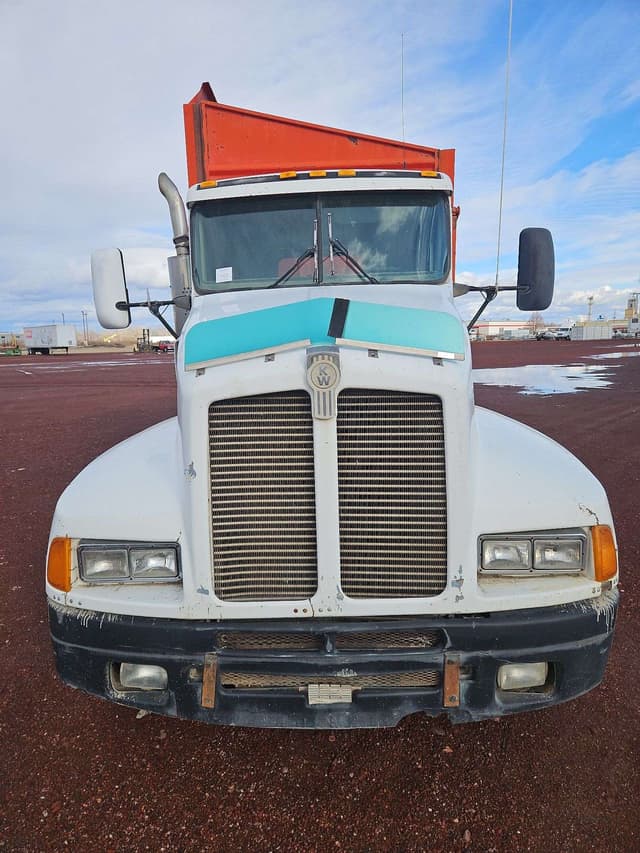 Image of Kenworth T600 equipment image 2
