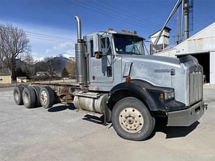 Main image Kenworth T800 1