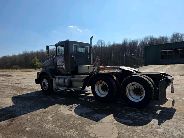 Image of Kenworth T800B equipment image 4