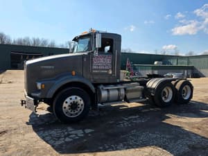 1993 Kenworth T800B Image