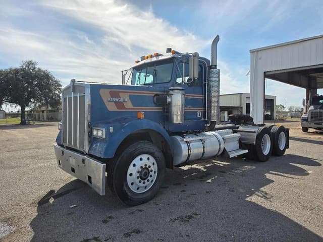 Image of Kenworth W900 equipment image 2