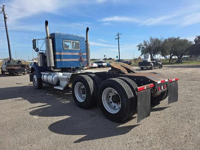 Image of Kenworth W900 equipment image 4