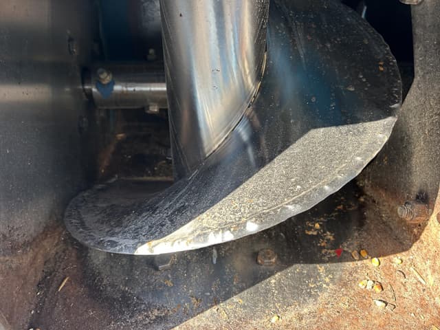 Image of Kinze 1040 equipment image 3