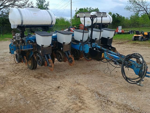 Image of Kinze 2000 equipment image 1