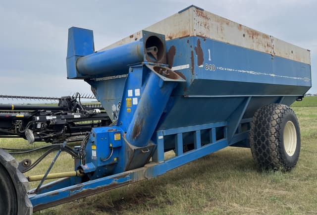 Image of Kinze 840 equipment image 1