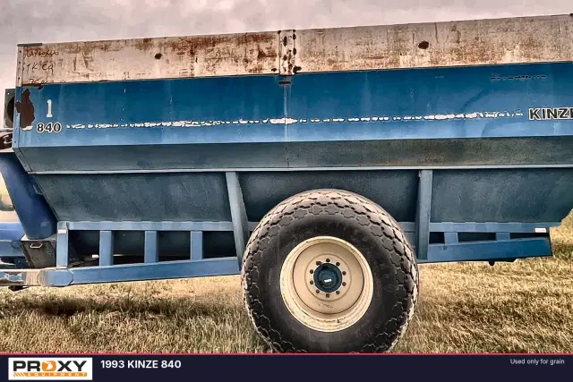 Image of Kinze 840 equipment image 3