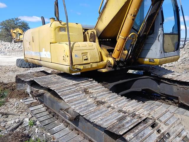Image of Kobelco Sk210LC equipment image 4