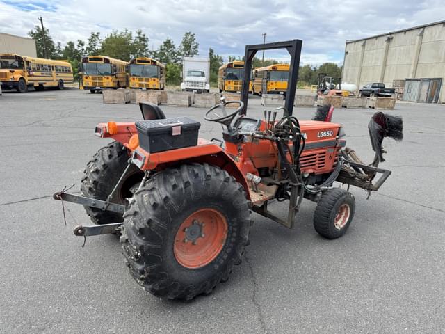 Image of Kubota L3650 equipment image 4