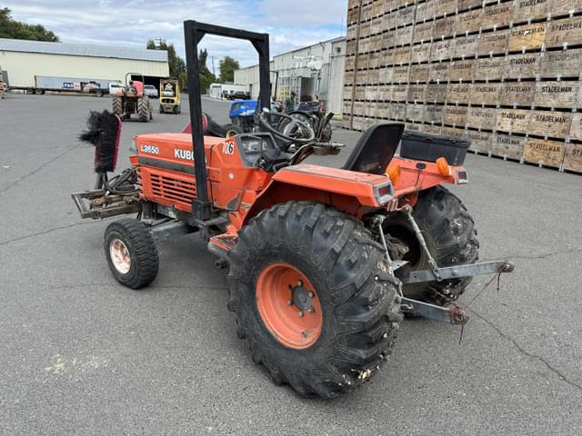 Image of Kubota L3650 equipment image 2