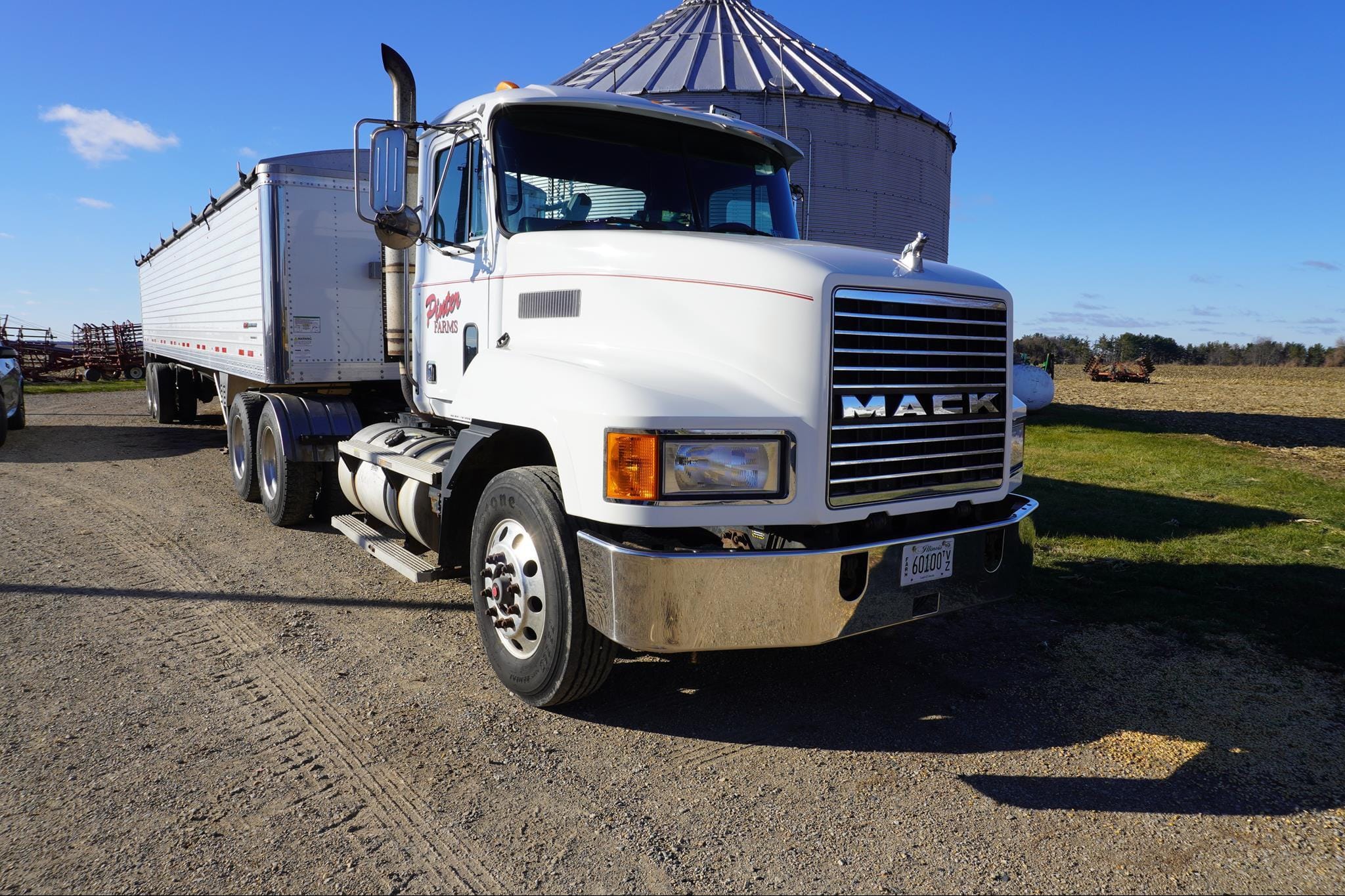 1993 Mack CH613 Equipment Image0