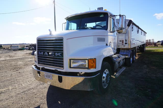 Image of Mack CH613 equipment image 1