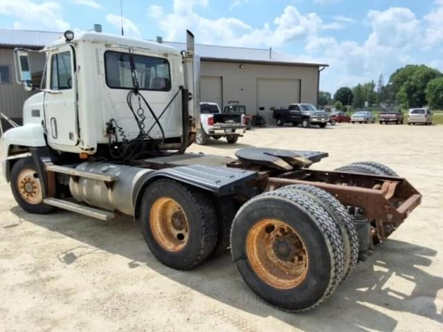 Image of Mack CH613 equipment image 2