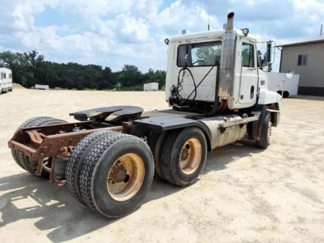 Image of Mack CH613 equipment image 4